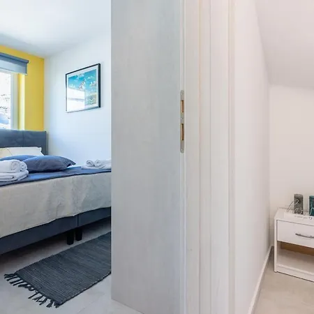 With A Parking Space - 23109 Apartment Medulin
