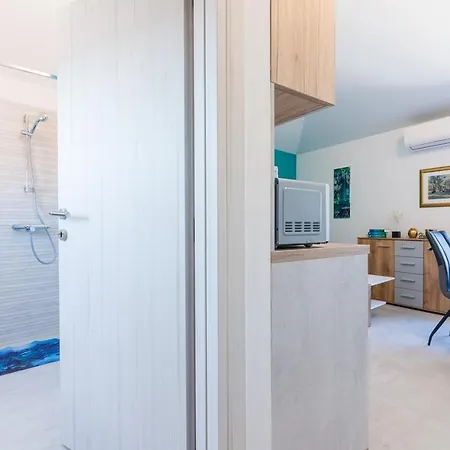 Apartment With A Parking Space - 23109