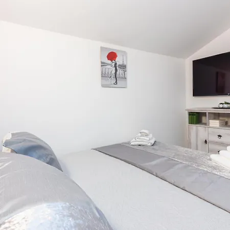 Apartment With A Parking Space - 23109