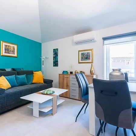 Apartment With A Parking Space - 23109 *